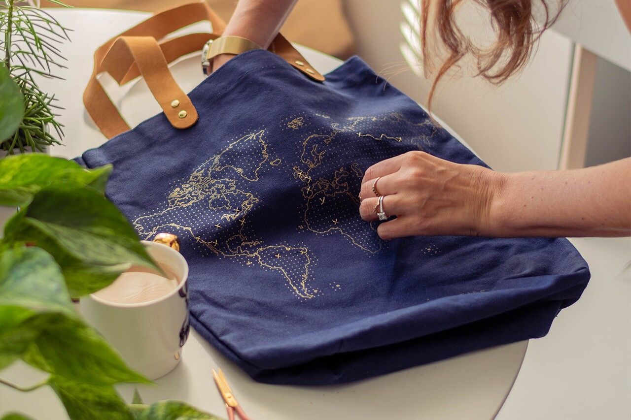 Sac fourre-tout Stitch Your Travels - Marine avec poignées en cuir